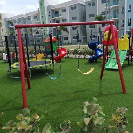Confortable Apartamento De 3 Tres Habitaciones, Con Hermosa Vista De Area Verde, Ademas De Piscinas Y Juegos Infantiles En Area Recreativa 圣地亚哥洛斯卡巴 外观 照片