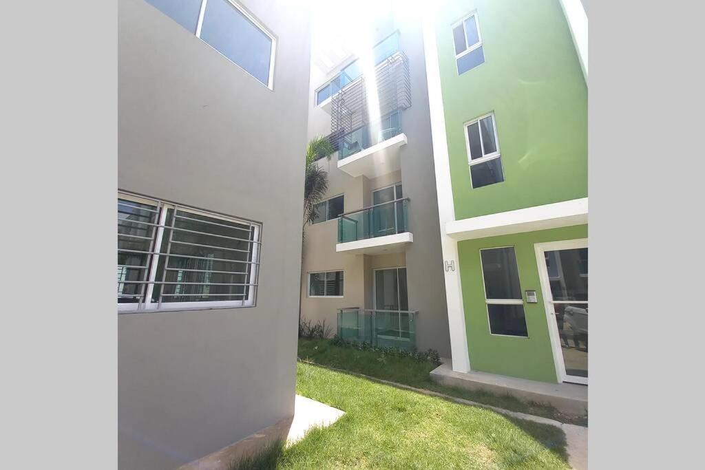 Confortable Apartamento De 3 Tres Habitaciones, Con Hermosa Vista De Area Verde, Ademas De Piscinas Y Juegos Infantiles En Area Recreativa 圣地亚哥洛斯卡巴 外观 照片