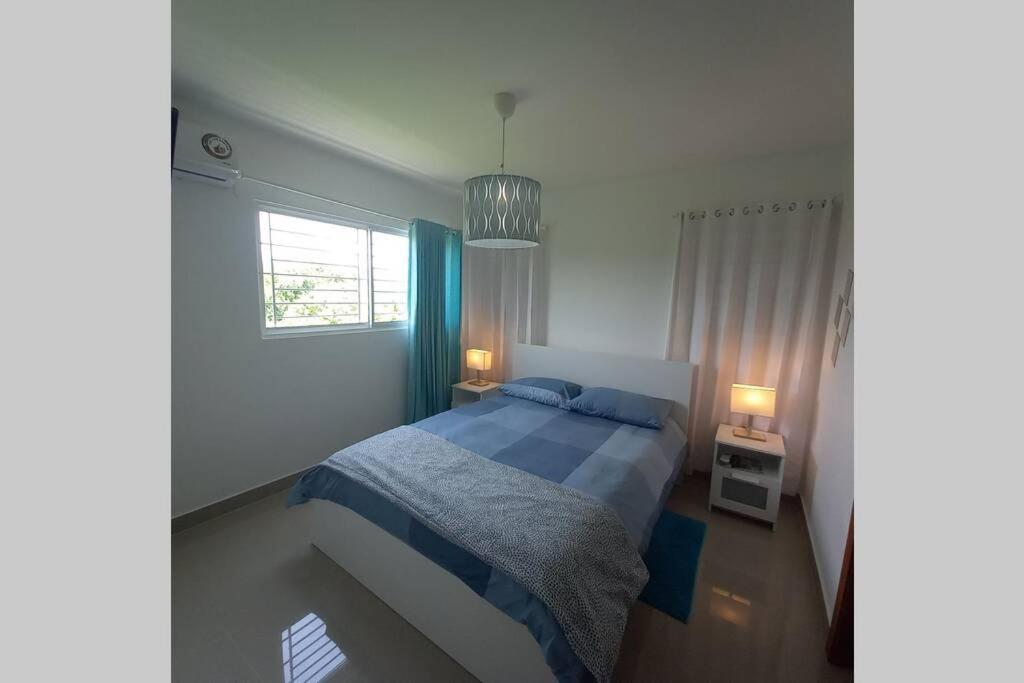 Confortable Apartamento De 3 Tres Habitaciones, Con Hermosa Vista De Area Verde, Ademas De Piscinas Y Juegos Infantiles En Area Recreativa 圣地亚哥洛斯卡巴 外观 照片