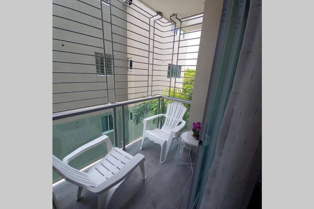 Confortable Apartamento De 3 Tres Habitaciones, Con Hermosa Vista De Area Verde, Ademas De Piscinas Y Juegos Infantiles En Area Recreativa 圣地亚哥洛斯卡巴 外观 照片