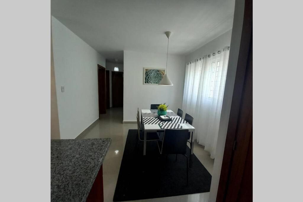 Confortable Apartamento De 3 Tres Habitaciones, Con Hermosa Vista De Area Verde, Ademas De Piscinas Y Juegos Infantiles En Area Recreativa 圣地亚哥洛斯卡巴 外观 照片